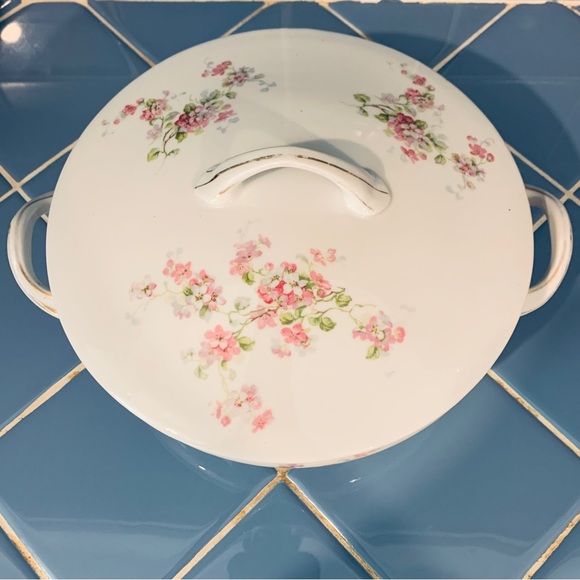 Victoria Austria Vintage Round Pink Flowers Serving Bowl - Picture 5 of 9